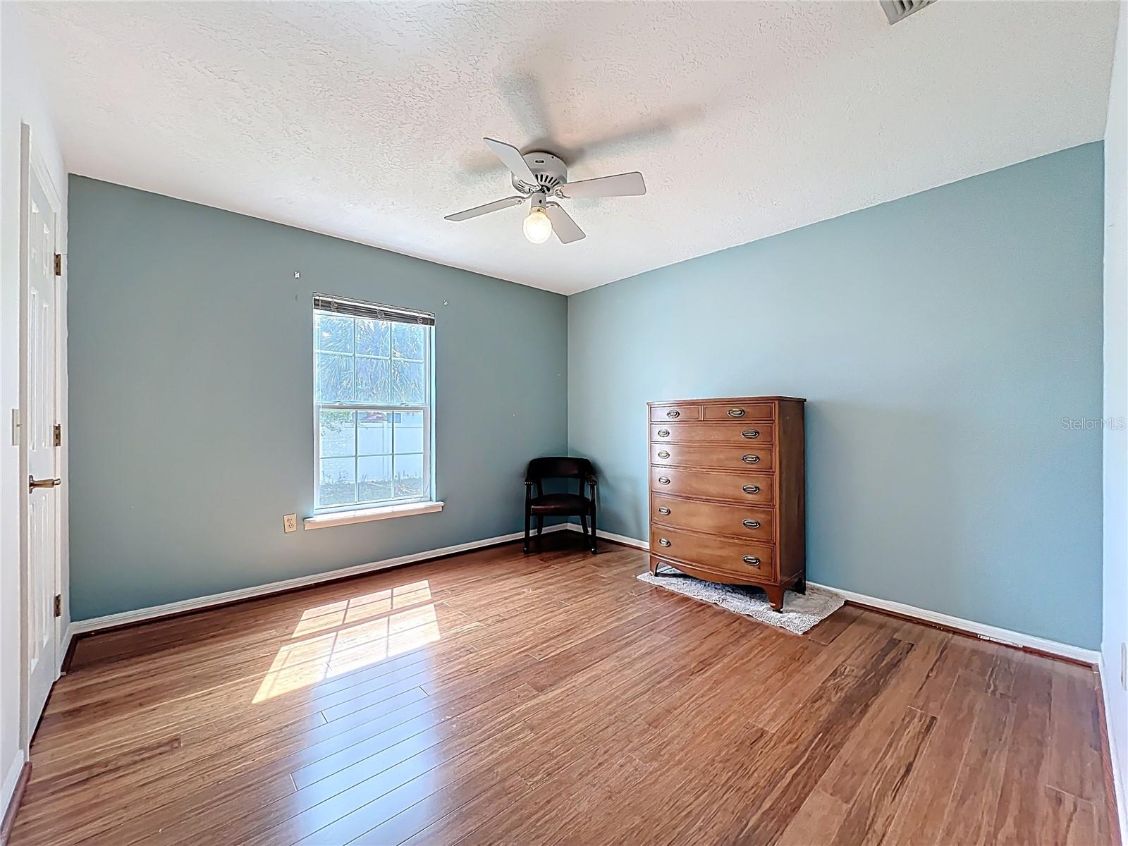 1951 GREEN MEADOW LN