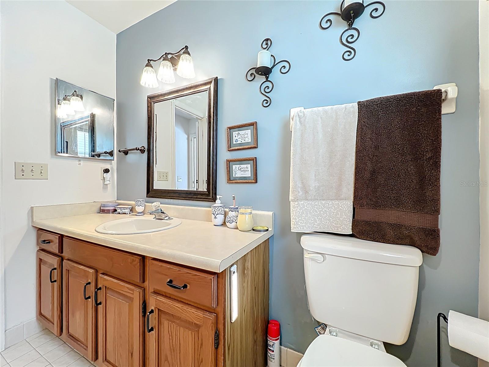 1951 GREEN MEADOW LN