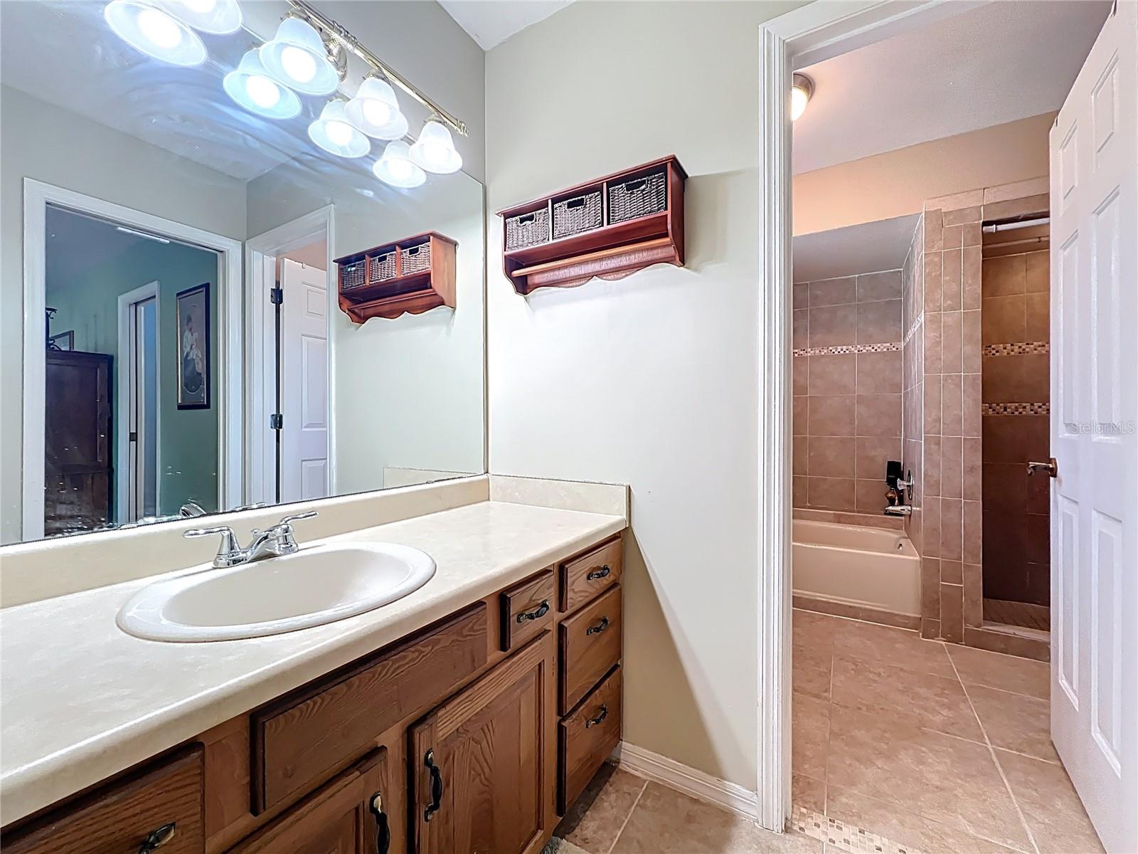 1951 GREEN MEADOW LN