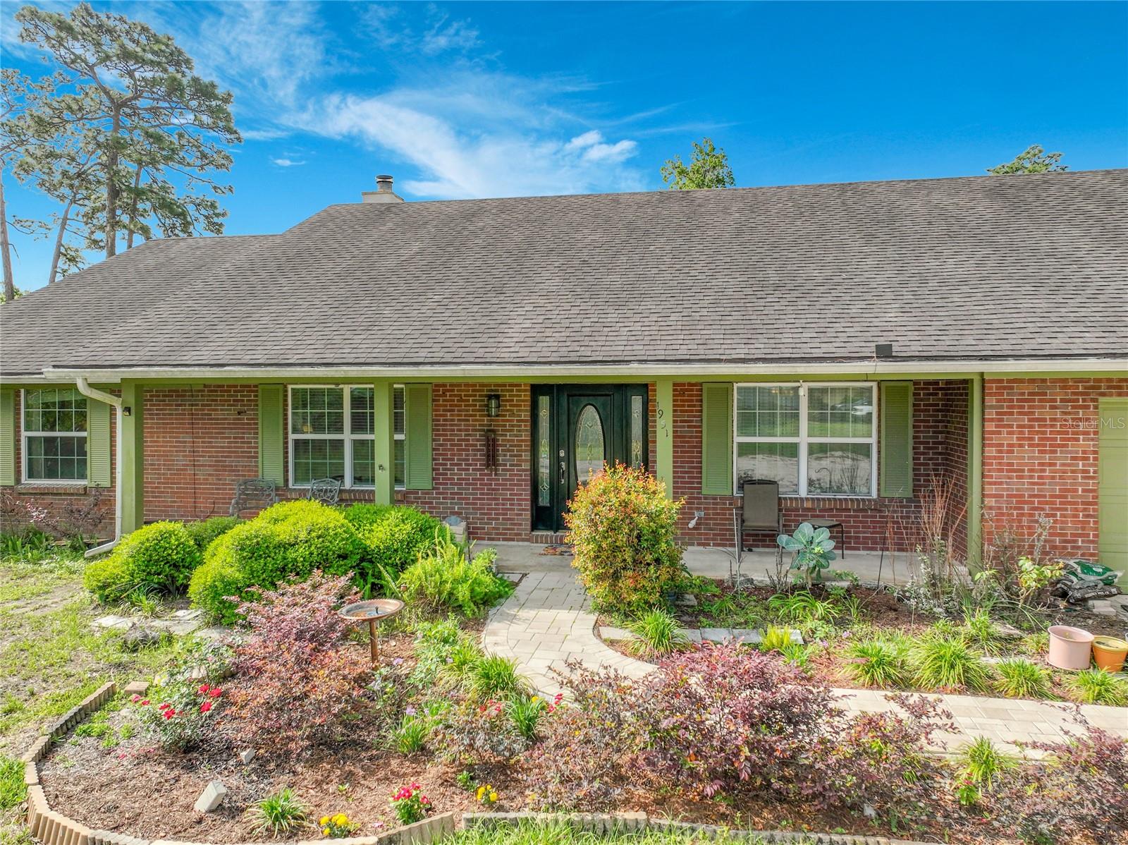 1951 GREEN MEADOW LN