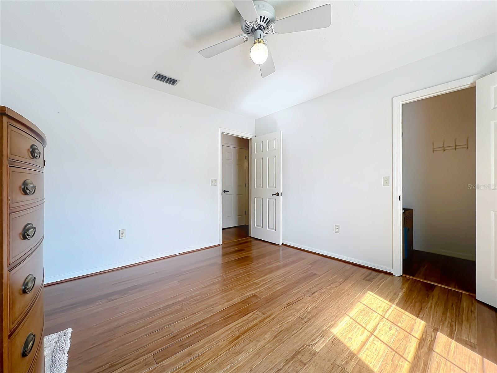 1951 GREEN MEADOW LN