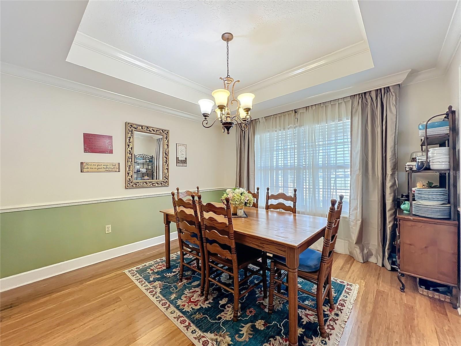 1951 GREEN MEADOW LN