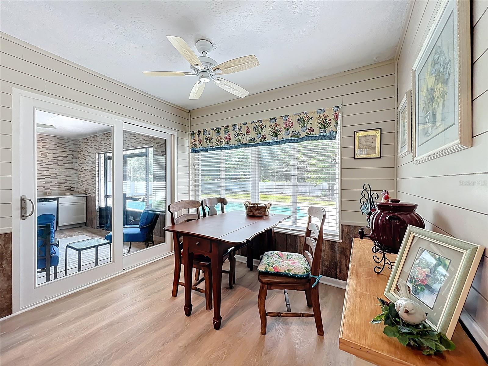 1951 GREEN MEADOW LN