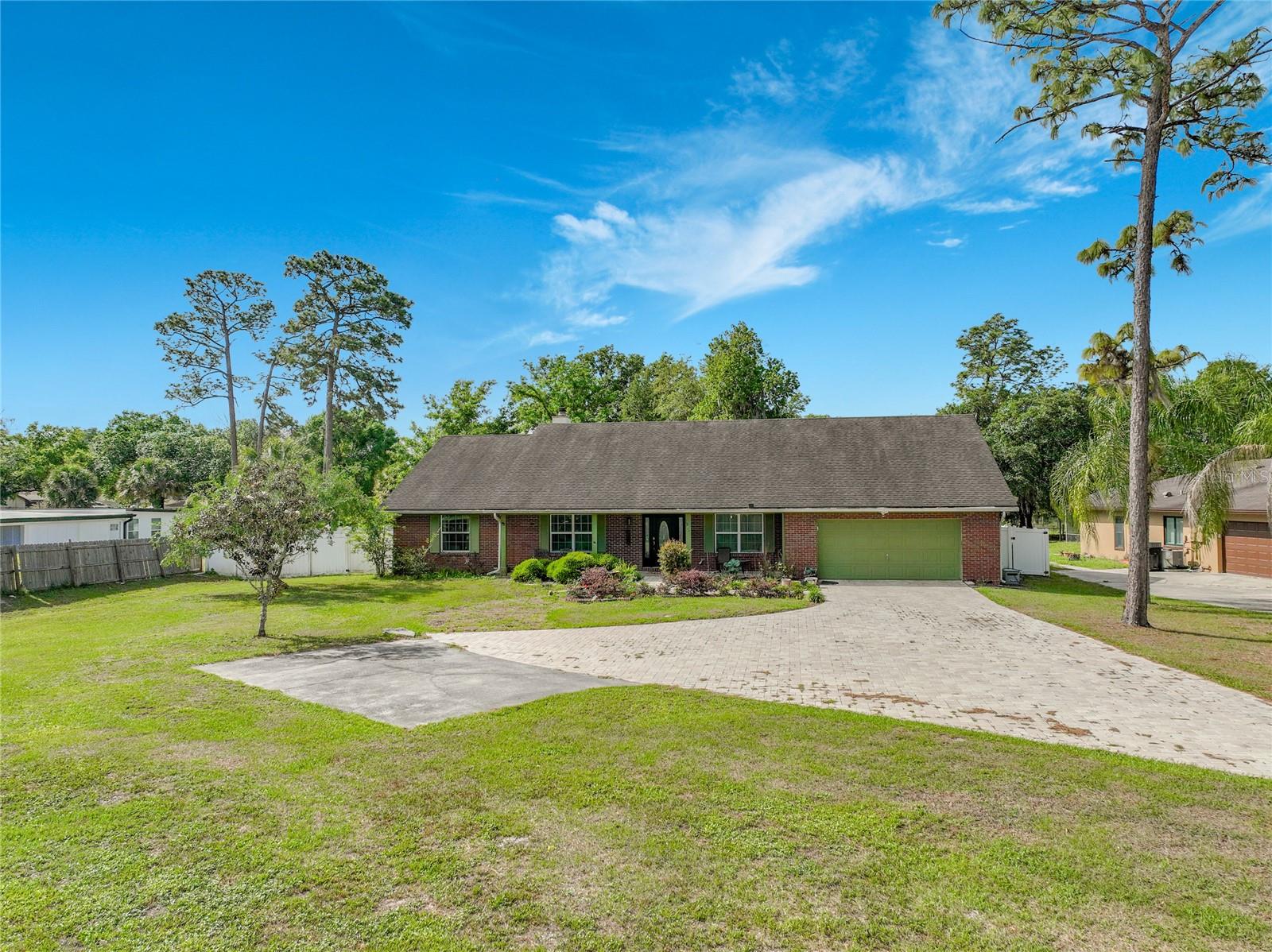 1951 GREEN MEADOW LN