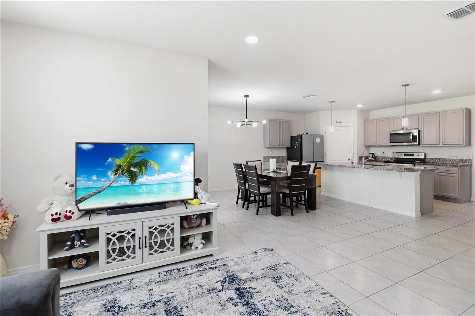 3198 EASTGROVE TER