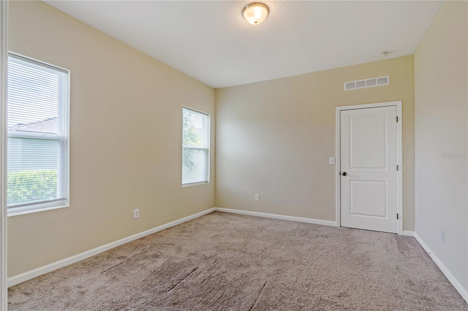 2241 LITCHFIELD LOOP