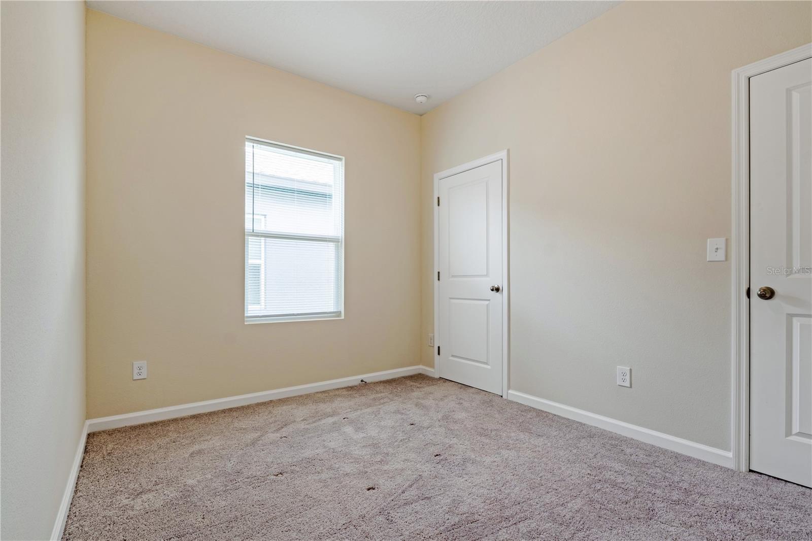2241 LITCHFIELD LOOP