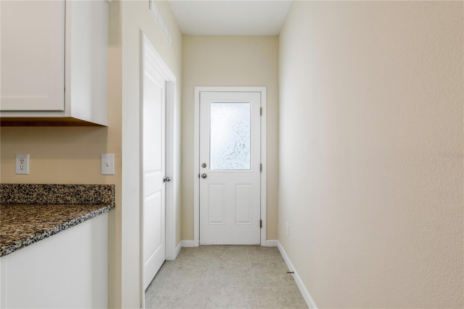 2241 LITCHFIELD LOOP