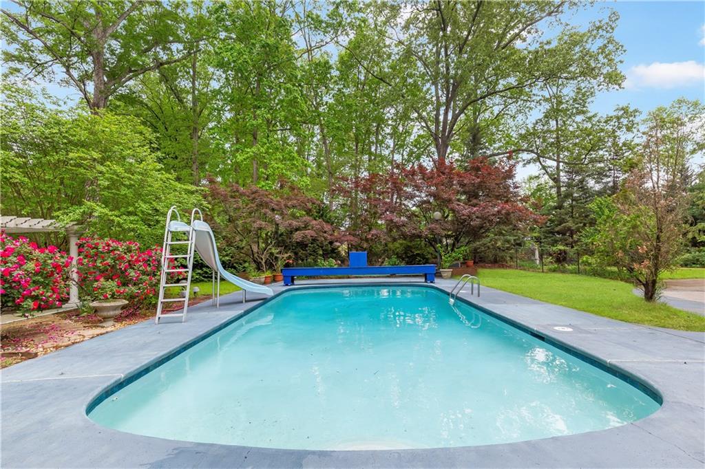 3109 Country Lake Drive