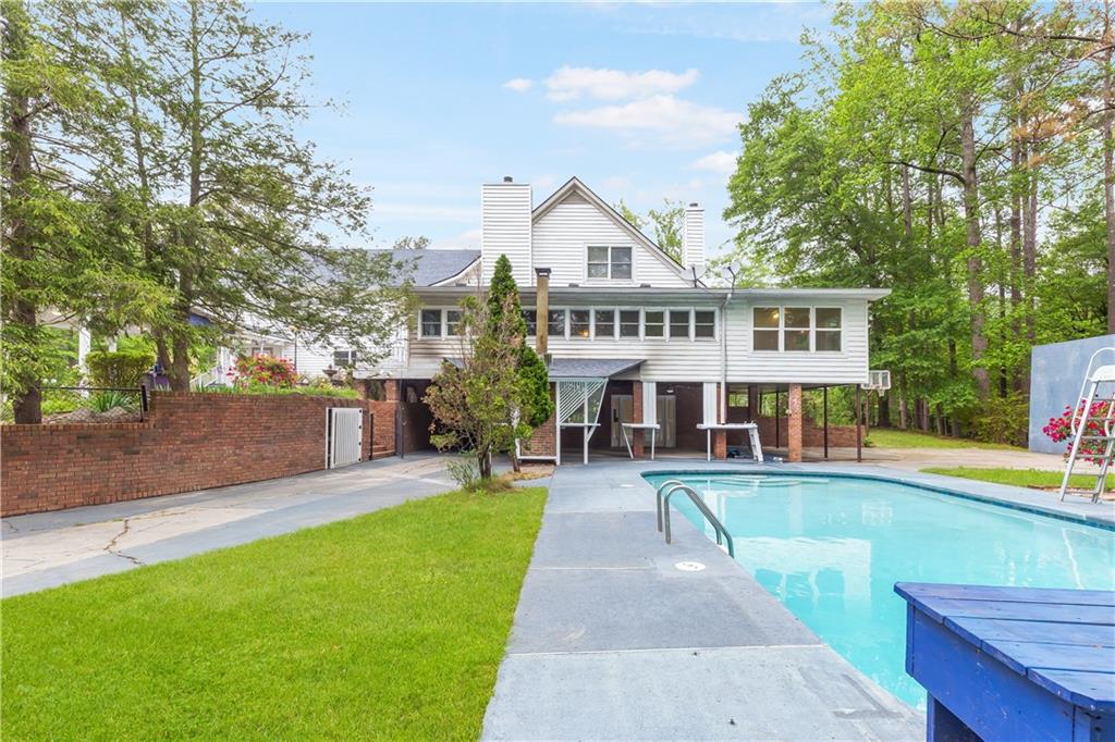 3109 Country Lake Drive