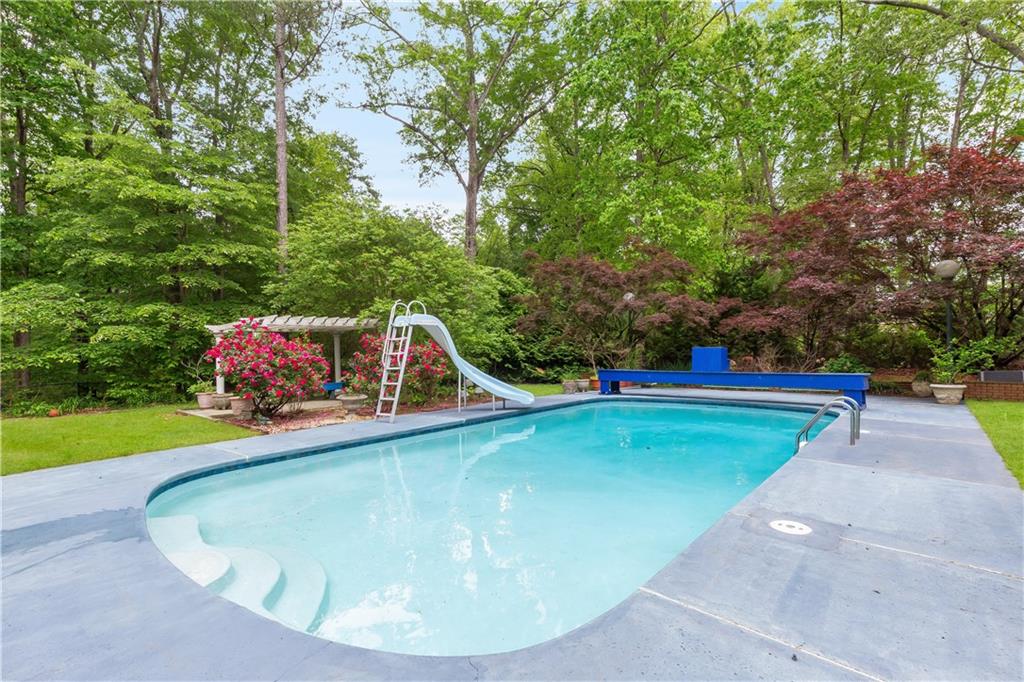 3109 Country Lake Drive