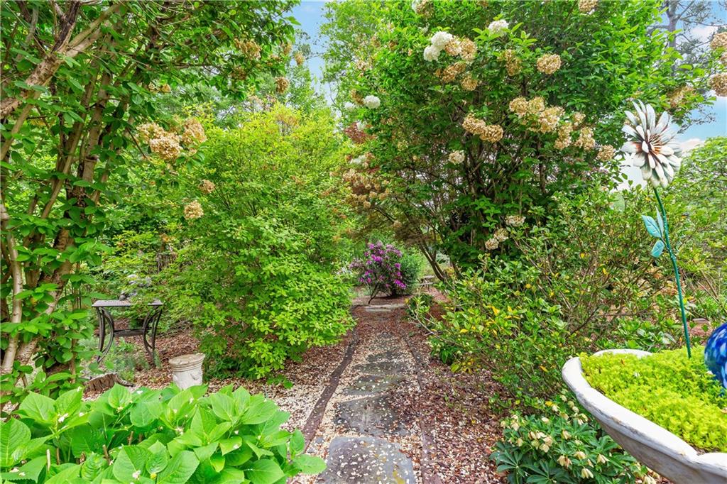 3109 Country Lake Drive