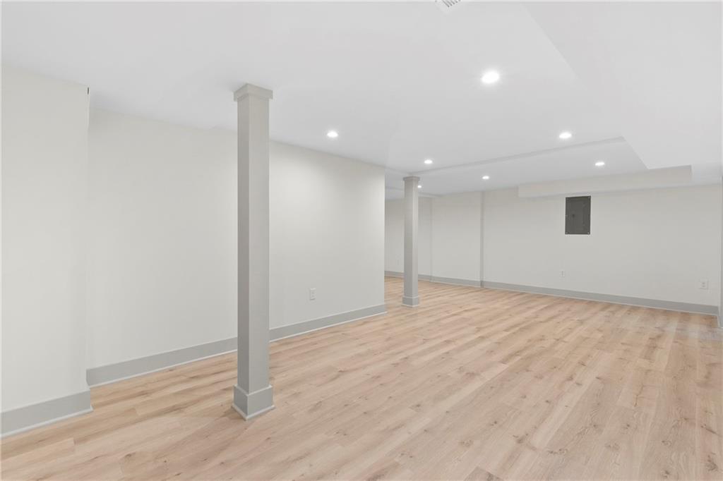 3216 Woodview Drive SE