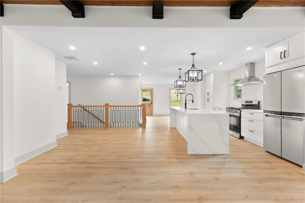 3216 Woodview Drive SE