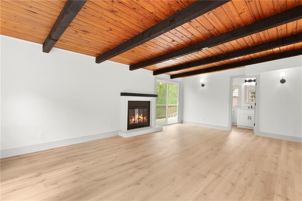 3216 Woodview Drive SE