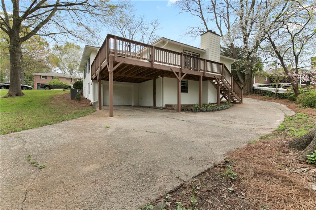 3216 Woodview Drive SE