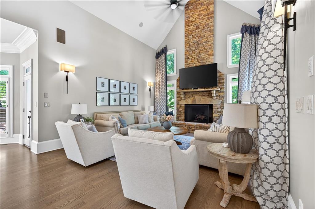 1998 Regalview Landing