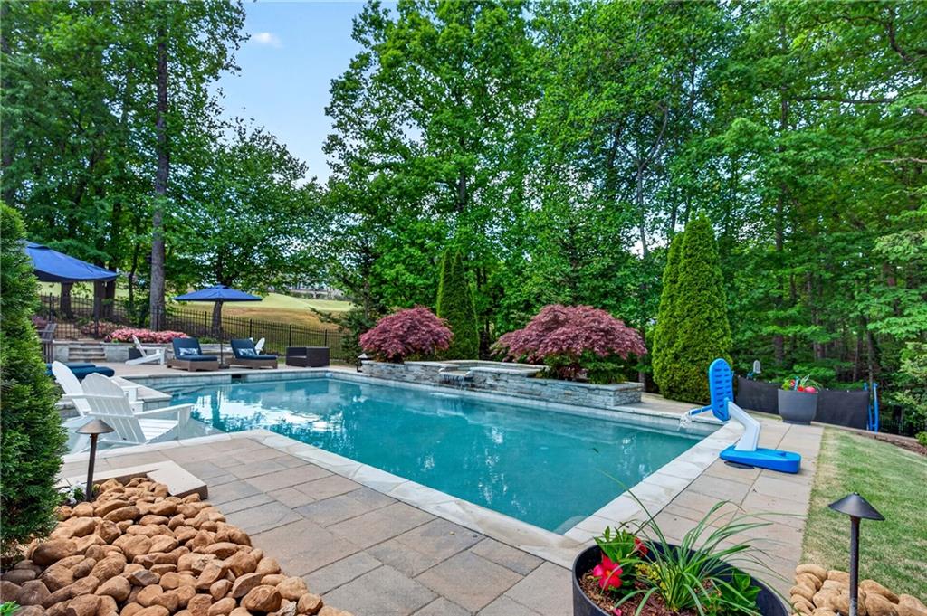 1998 Regalview Landing