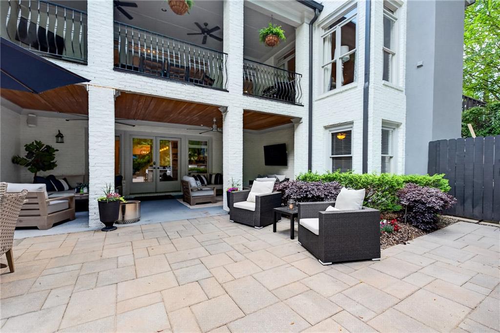 1998 Regalview Landing