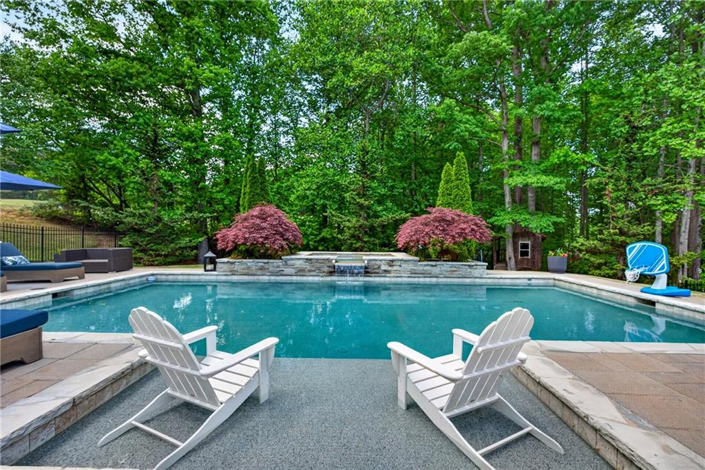 1998 Regalview Landing