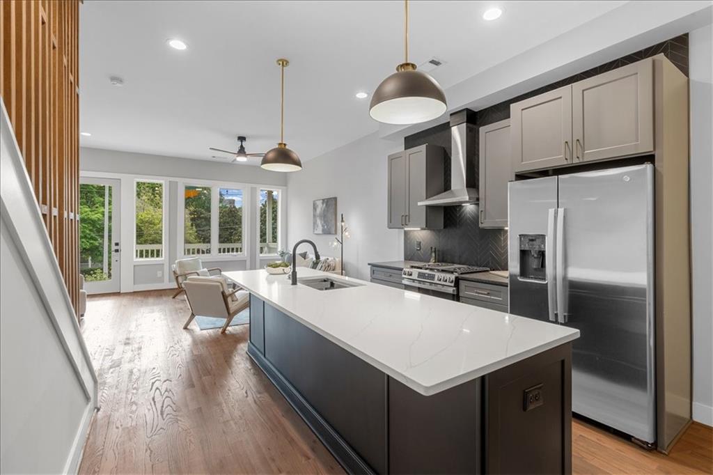 458 Connally Street SE