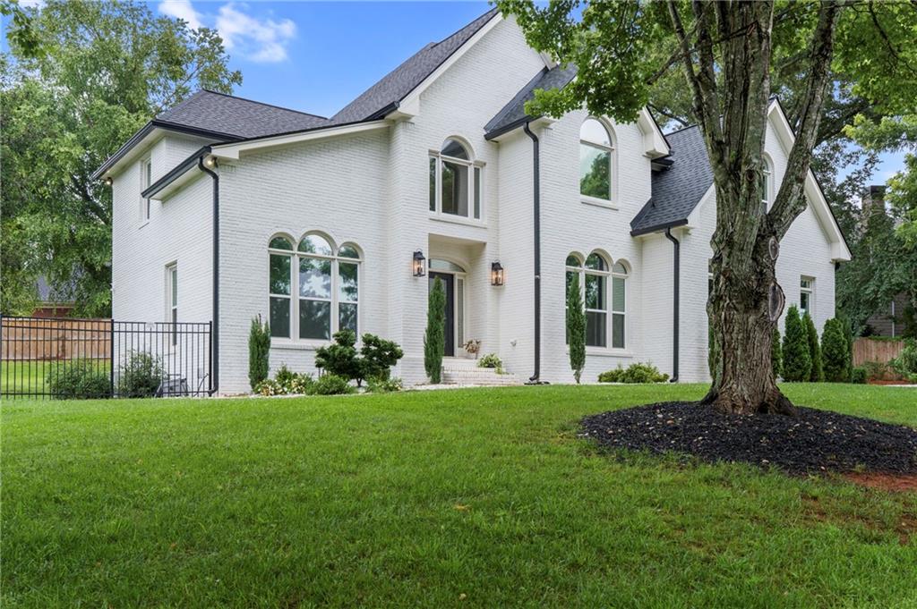 4221 Willow Oak Drive