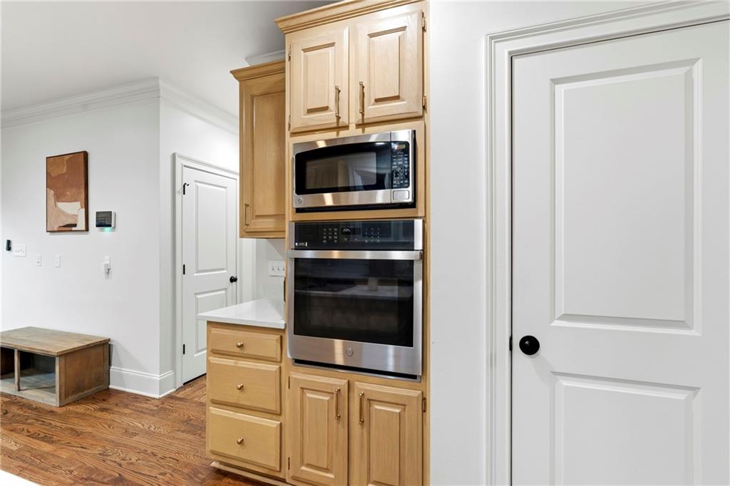 4221 Willow Oak Drive