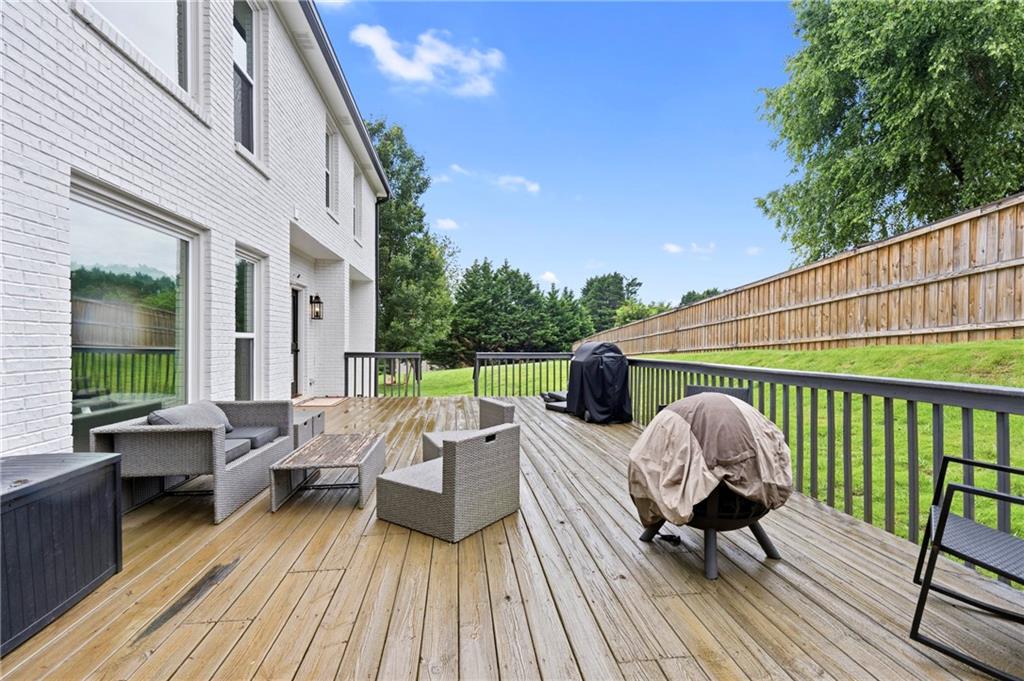 4221 Willow Oak Drive