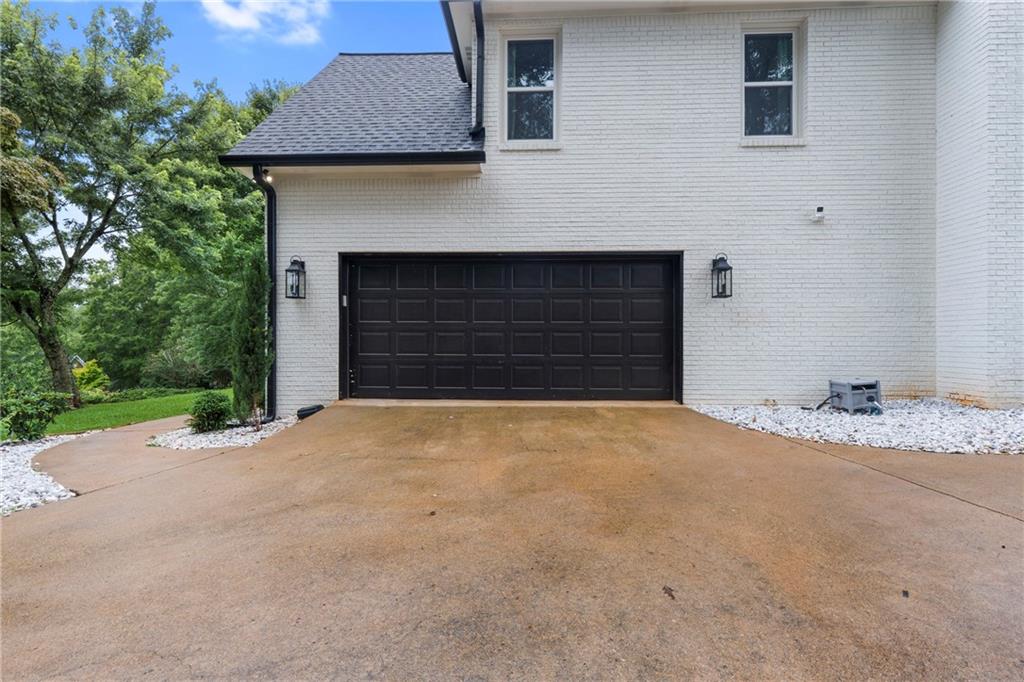 4221 Willow Oak Drive