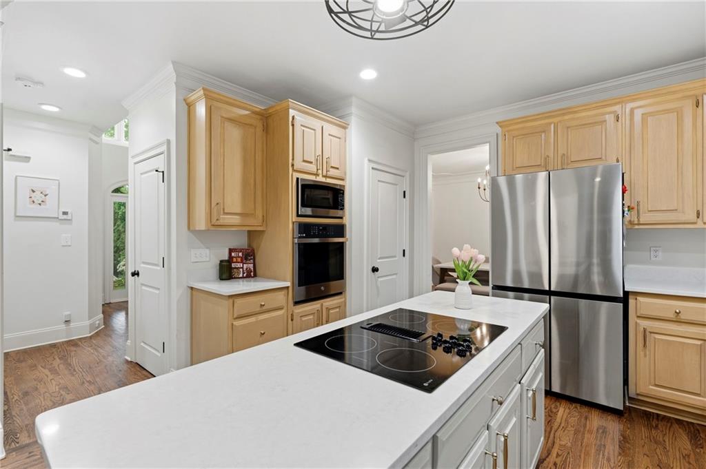 4221 Willow Oak Drive