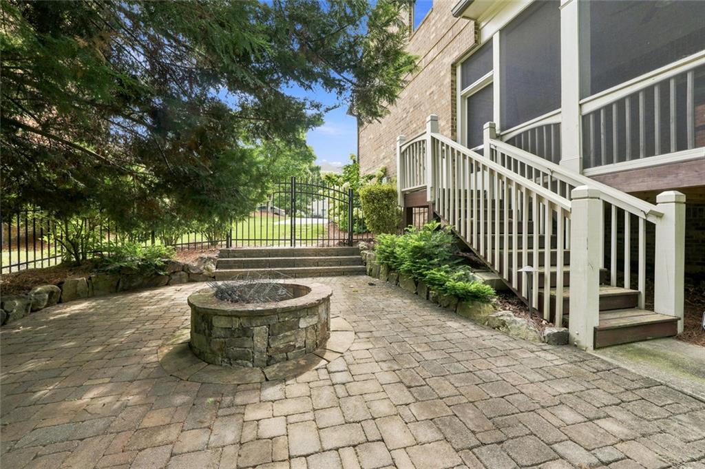 1992 Stonewater Court