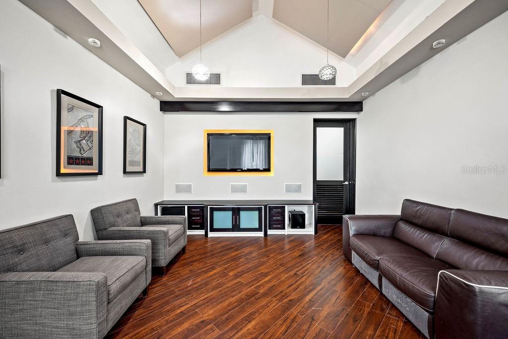 263 BEACH E