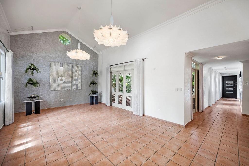 263 BEACH E