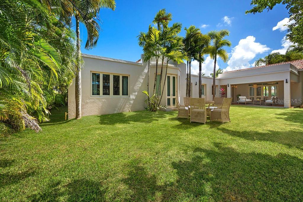 263 BEACH E