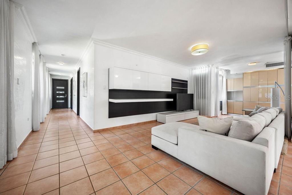 263 BEACH E