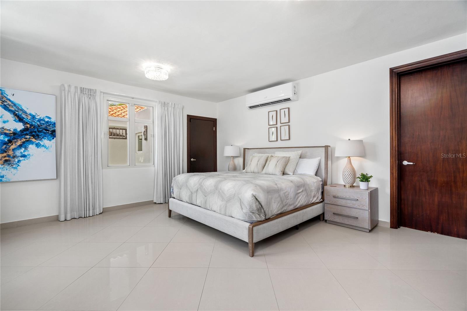 446 BEACH EAST