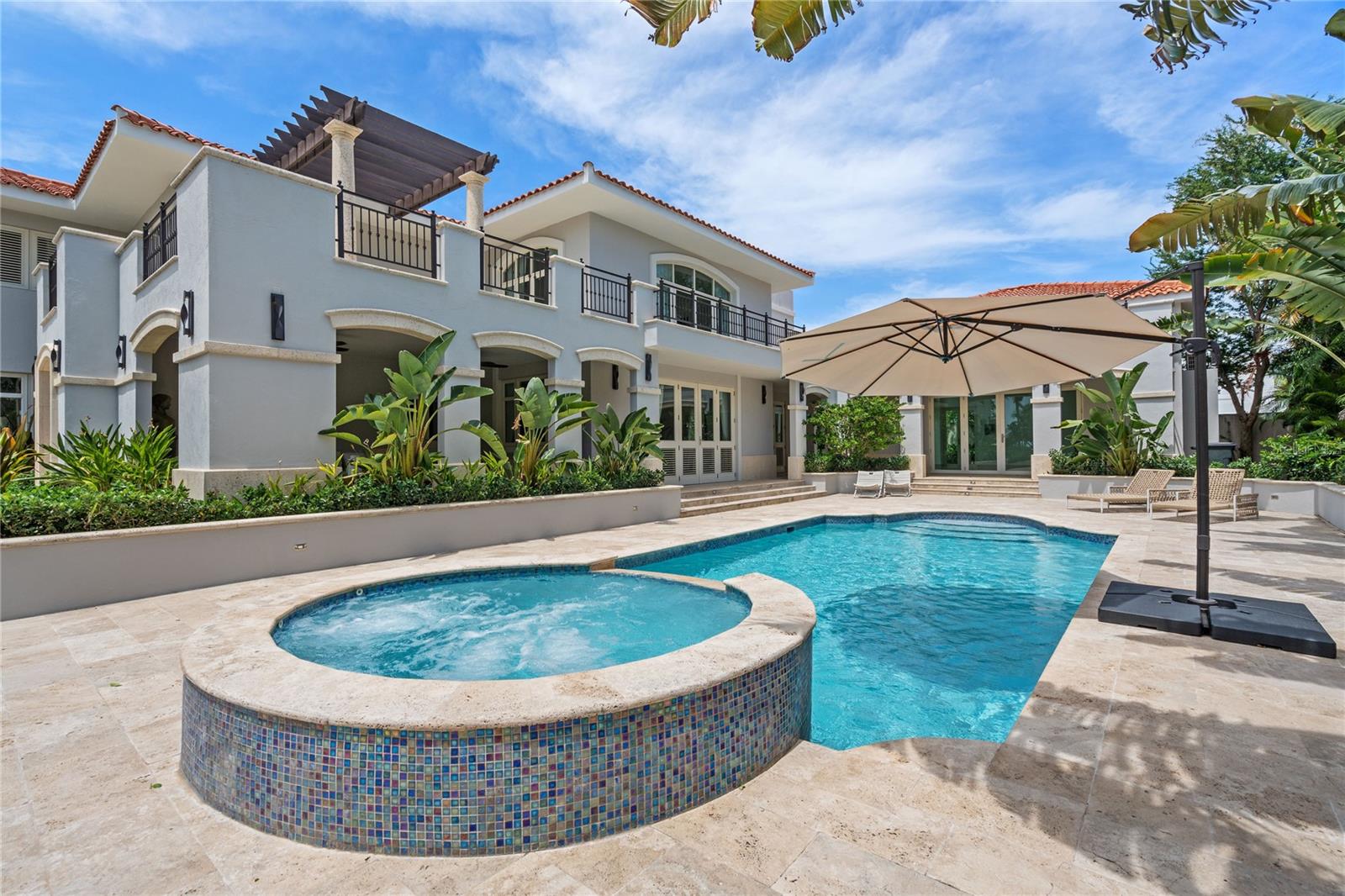 446 BEACH EAST