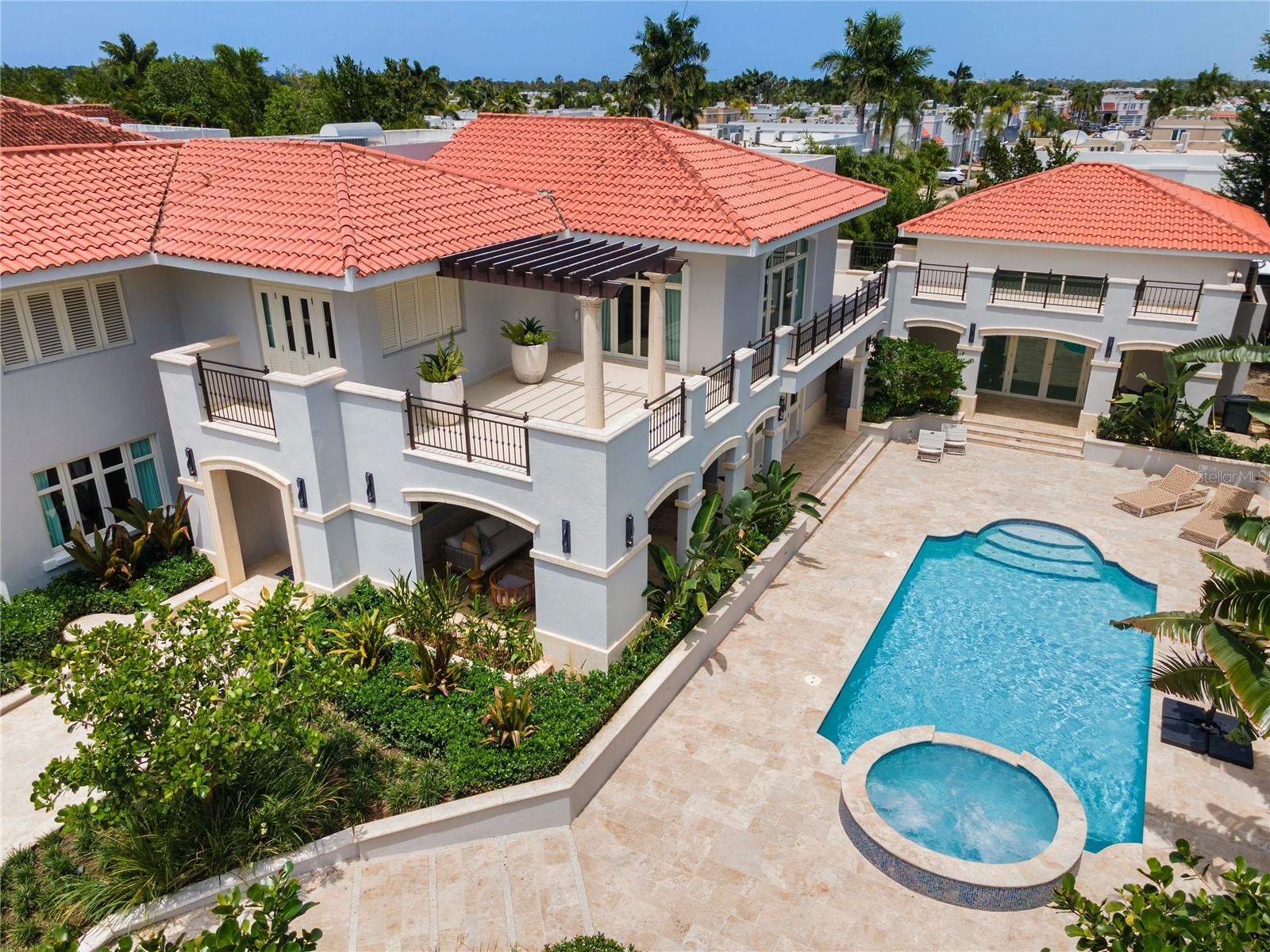 446 BEACH EAST