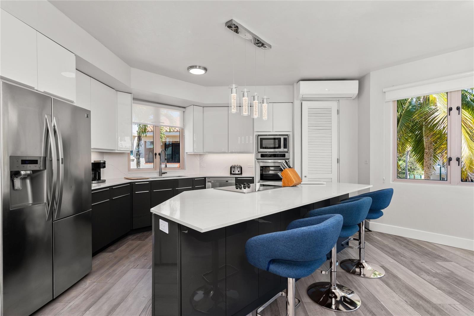 AB-4 LAKESIDE VILLAS