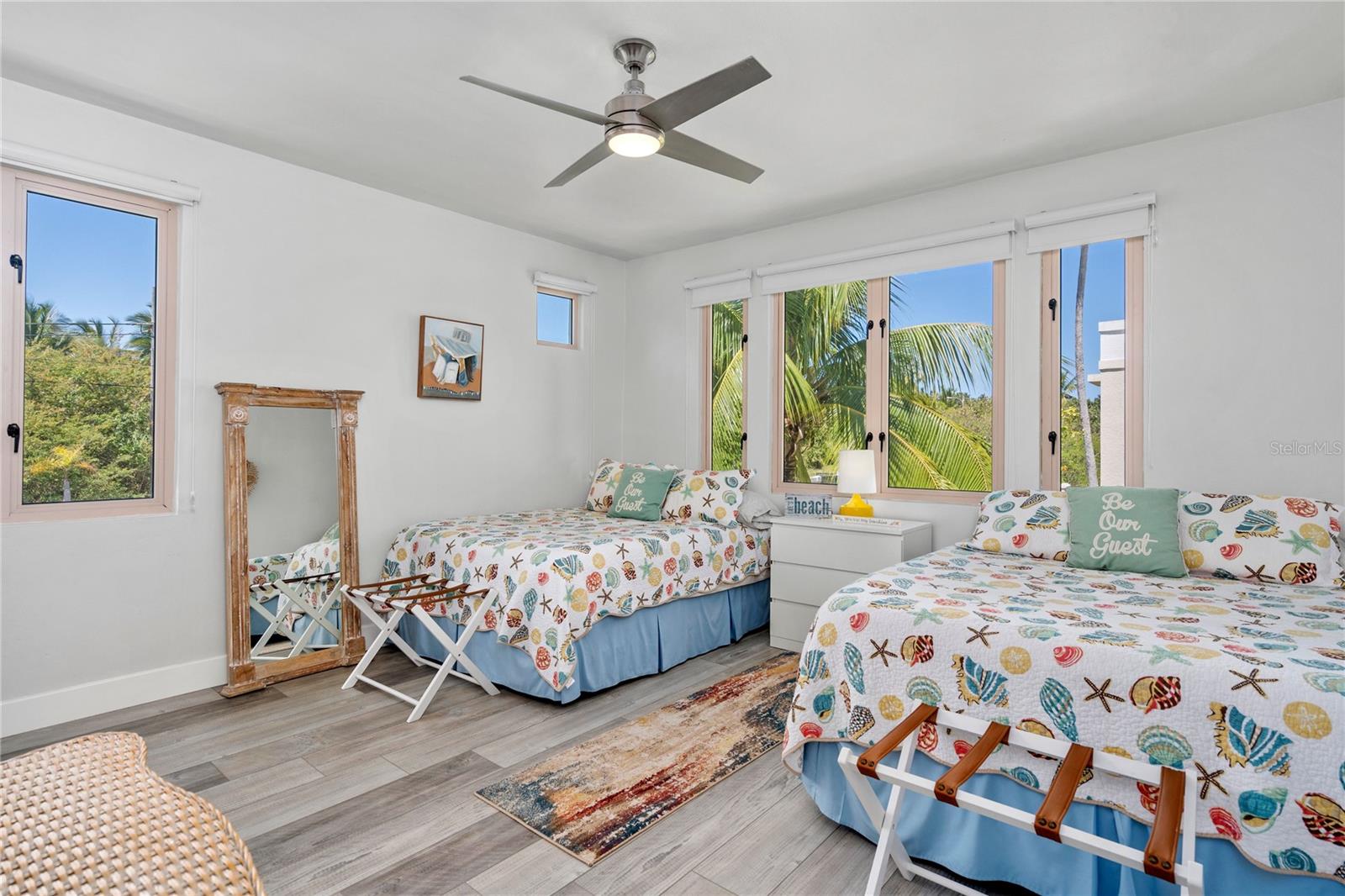 AB-4 LAKESIDE VILLAS