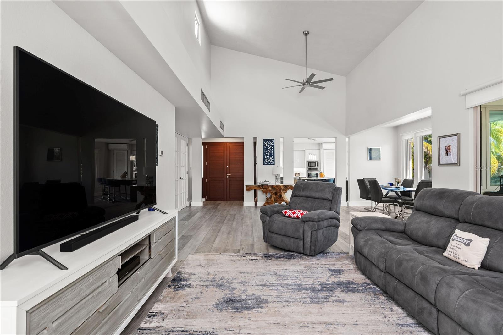 AB-4 LAKESIDE VILLAS