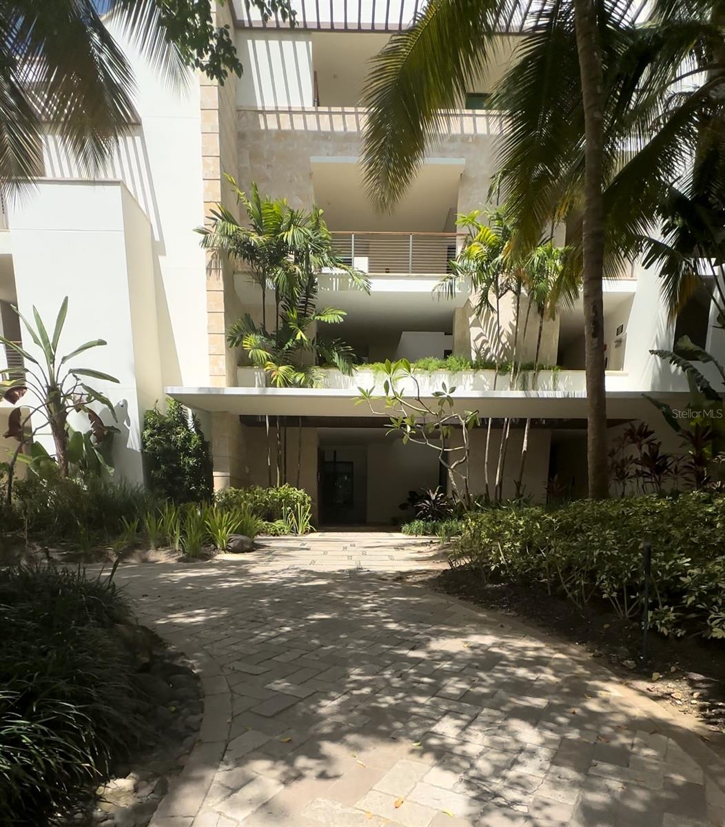 West Beach A RITZ CARLTON RESERVE RESIDENCE #3222/23