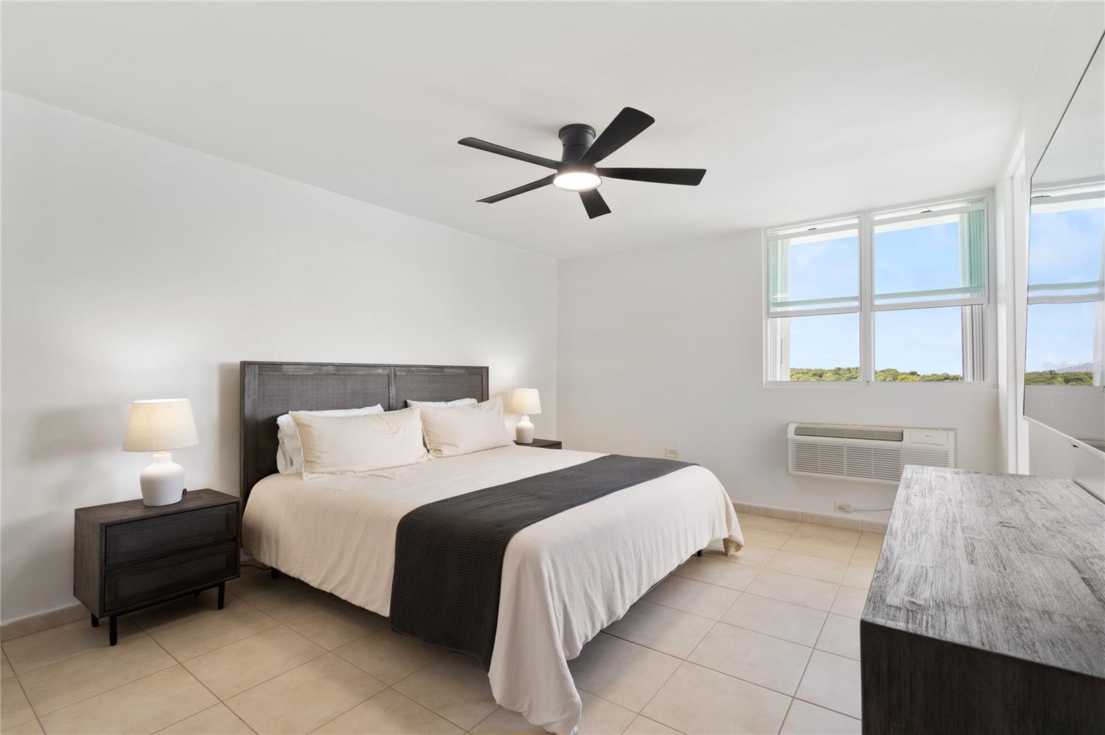PW-401 THE OCEAN CLUB AT SEVEN SEAS #PW-401