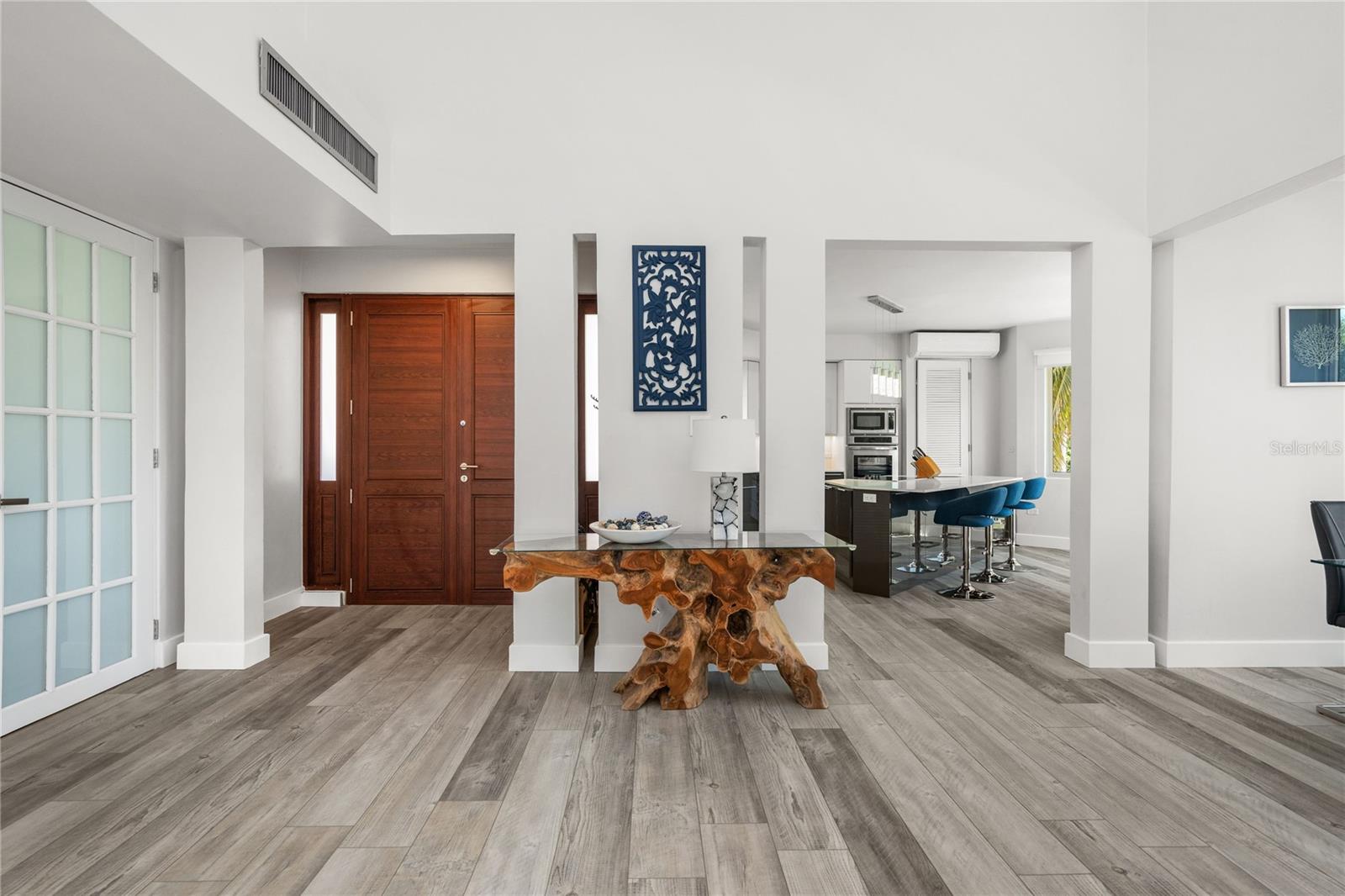 AB-4 LAKESIDE VILLAS