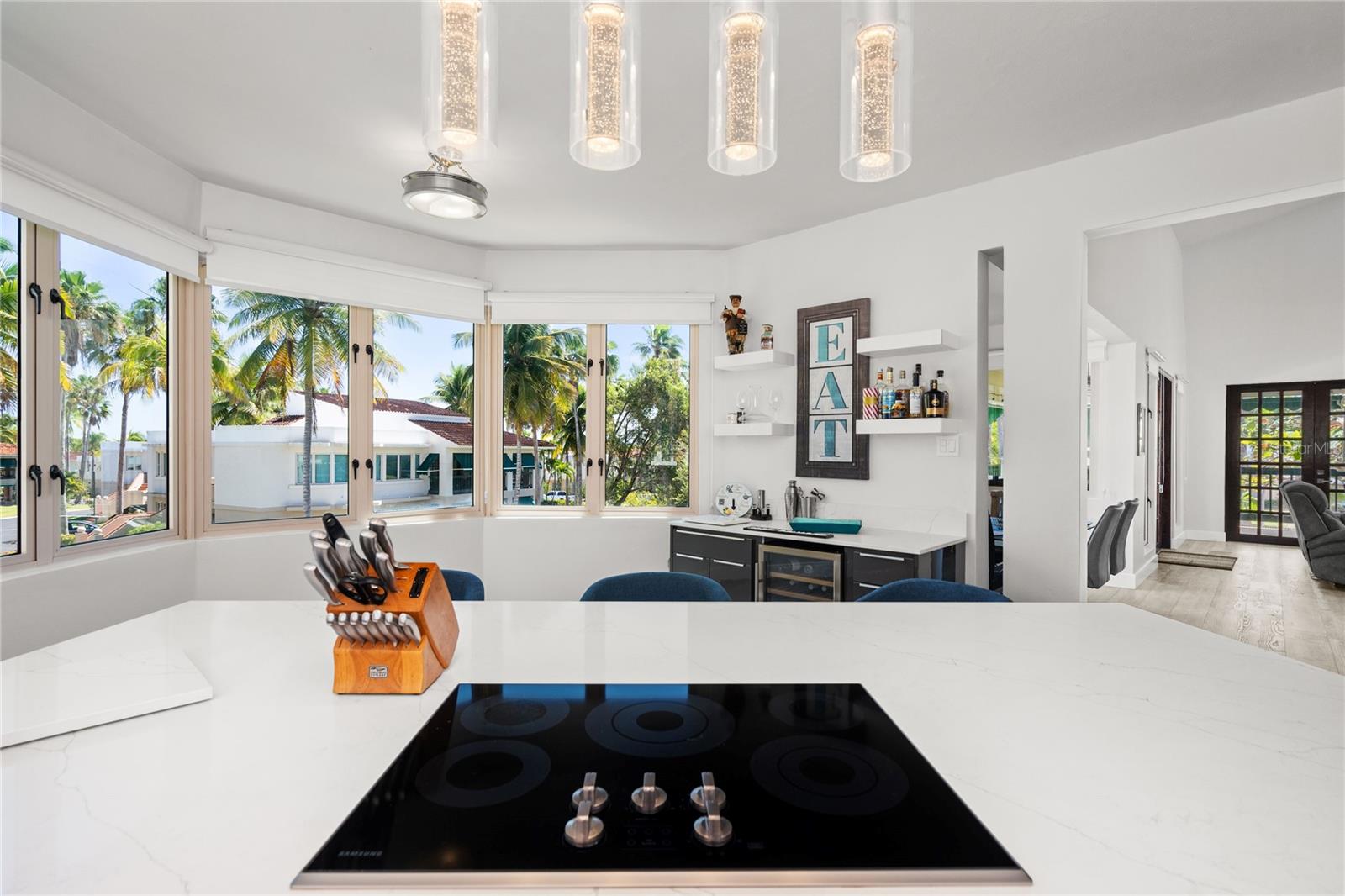 AB-4 LAKESIDE VILLAS