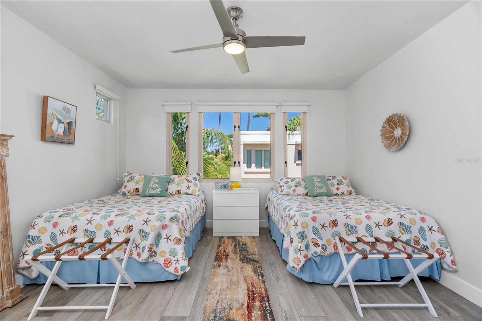 AB-4 LAKESIDE VILLAS