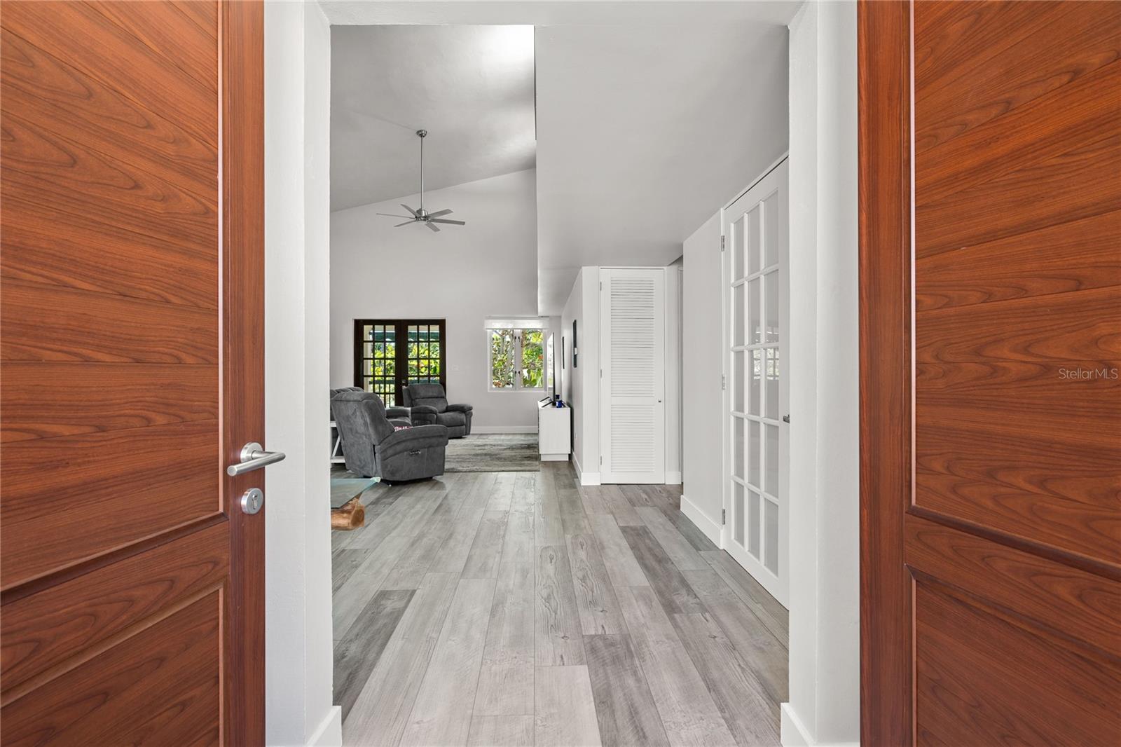 AB-4 LAKESIDE VILLAS