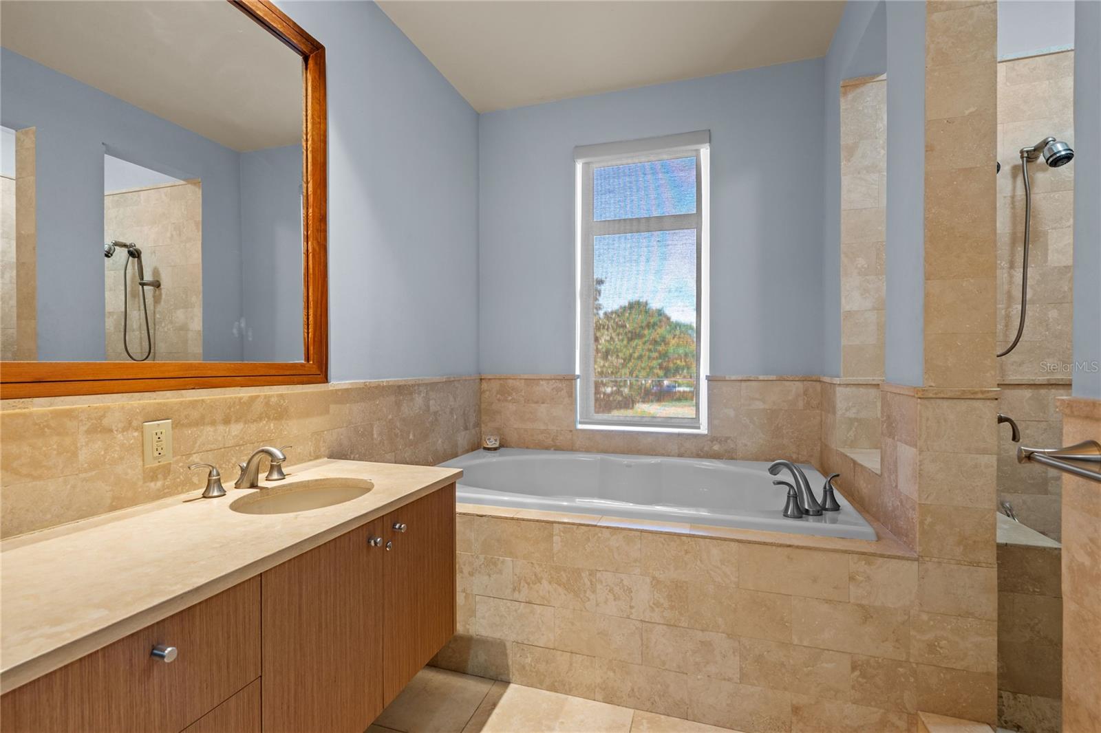 500 PLANTATION VILLAGE DRIVE #3-208