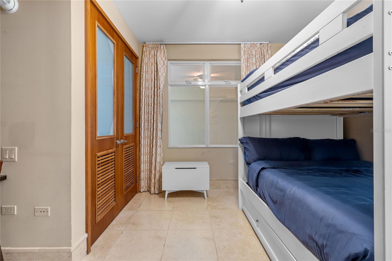 500 PLANTATION VILLAGE DRIVE #3-208