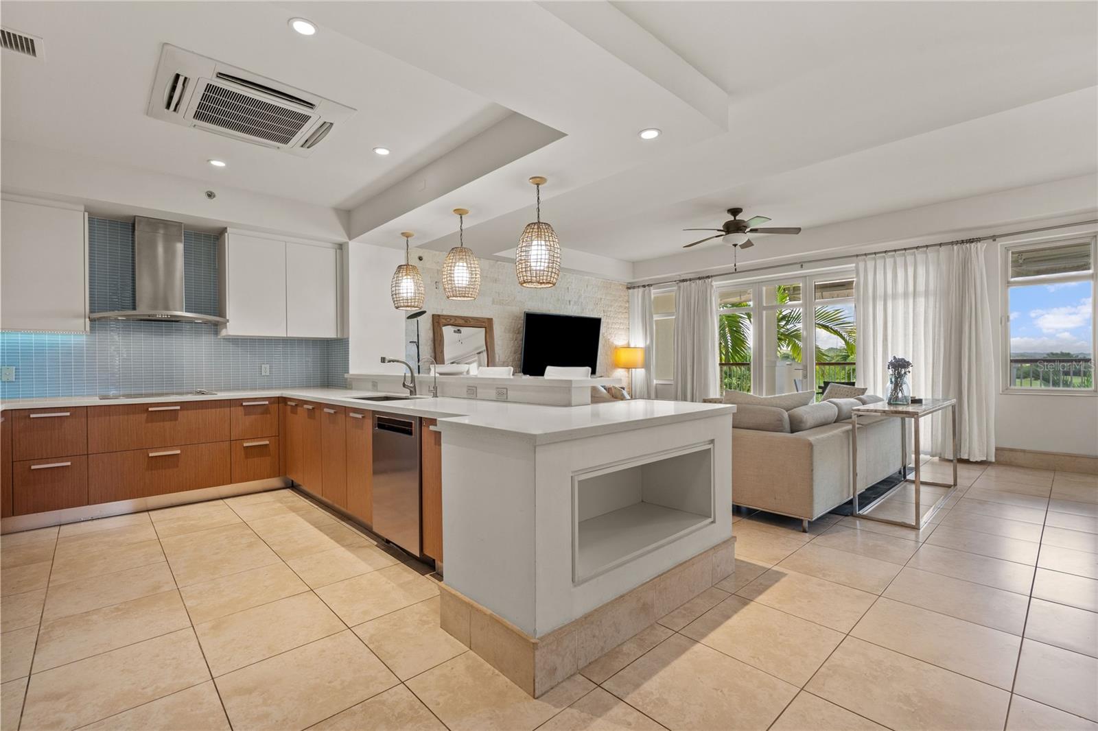 500 PLANTATION VILLAGE DRIVE #3-208